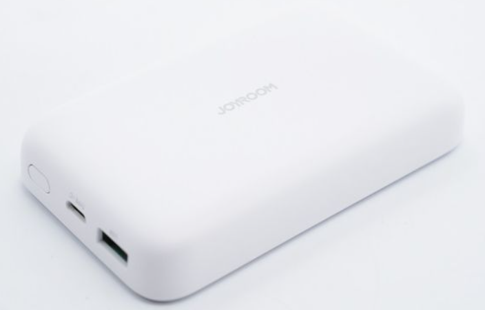 IP5568机乐堂无线充充电宝产品一体式白色塑料外壳