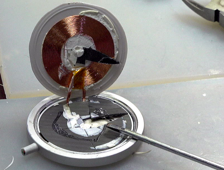 苹果无线充电线圈拆解